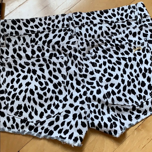 Juicy Couture Animal Print Short Combo - Picture 4 of 6